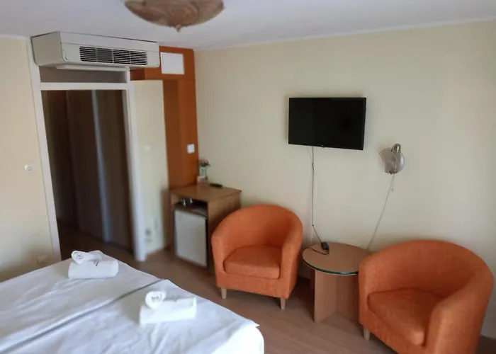 博格拉畔兹奥酒店 Balatonföldvár