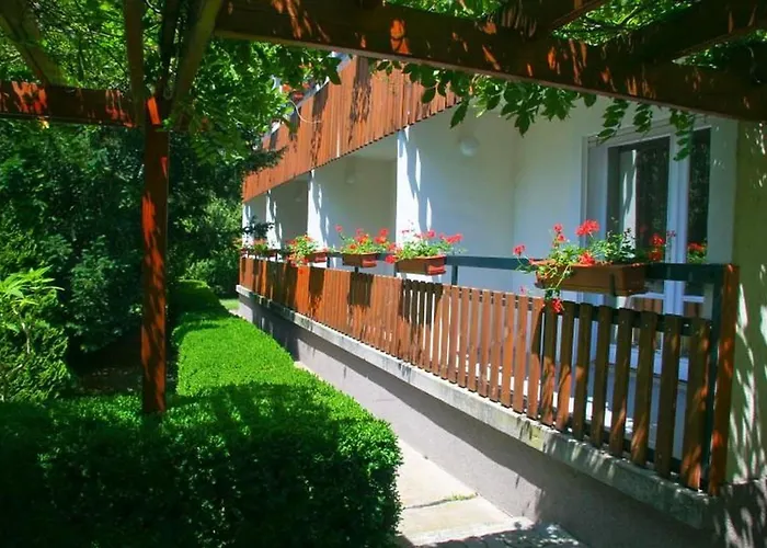 Pergola Panzió Casa de hóspedes 3*